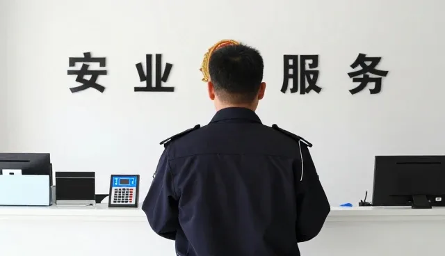 外墙清洗服务如何适应不同建筑材质与环境条件